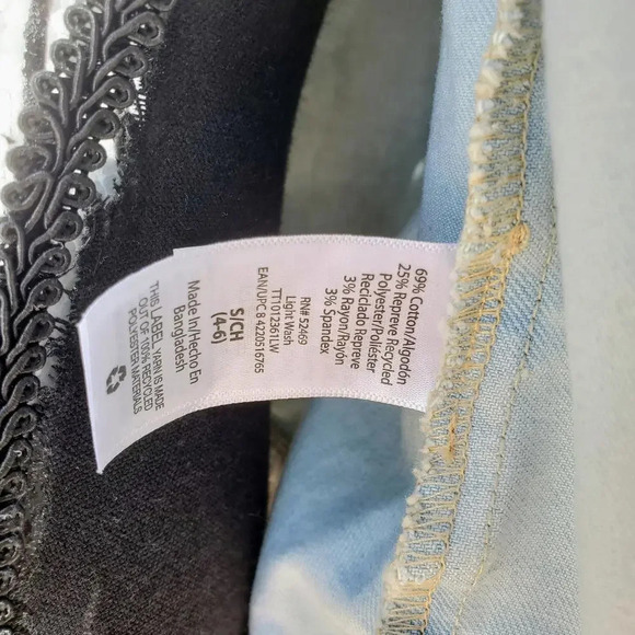 Time and Tru Women's Stretch Denim Jacket Size Small 4-6 - Picture 11 of 15